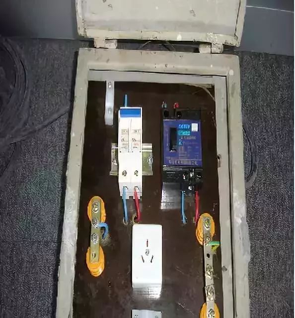 施工現場臨時用電配電箱及開關箱配置和使用說明，圖示詳圖